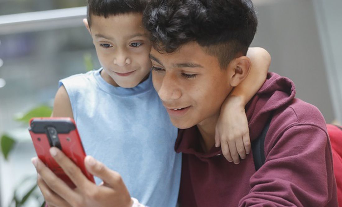 Cinco consejos para enseñar a usar el smartphone a los niños