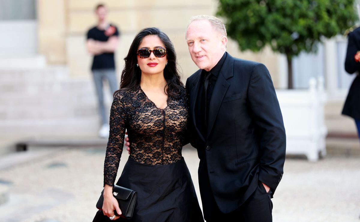 Salma Hayek cautiva con impactante vestido de encaje en cena de Emmanuel Macron - ViveUSA